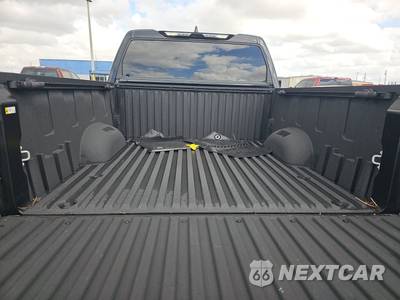 2025 Toyota Tundra Limited Crew Cab Short Bed - zdjęcie 16 z 18 - miniatura