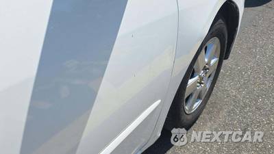 2010 Toyota Sienna LE Minivan 7-Passenger 119.3" WB - zdjęcie 51 z 56 - miniatura