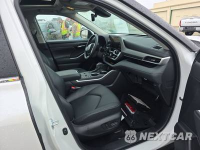 2025 Toyota Highlander XLE - zdjęcie 8 z 23 - miniatura