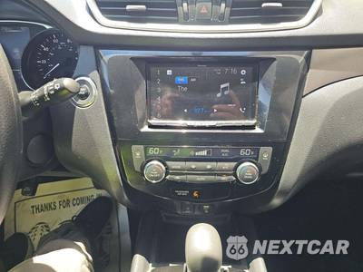 2016 Nissan Rogue SV - zdjęcie 5 z 8 - miniatura
