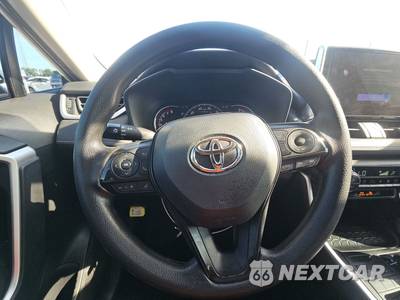 2023 Toyota RAV4 XLE - zdjęcie 10 z 23 - miniatura