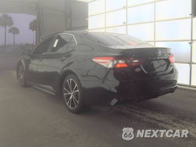 2018 Toyota Camry SE - zdjęcie 8 z 39 - miniatura
