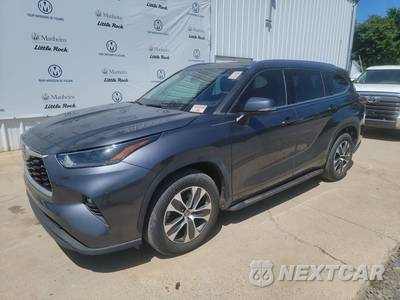 2021 Toyota Highlander XLE - zdjęcie 1 z 24 - miniatura