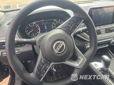 2025 Nissan Altima SV - zdjęcie 10 z 18 - miniatura