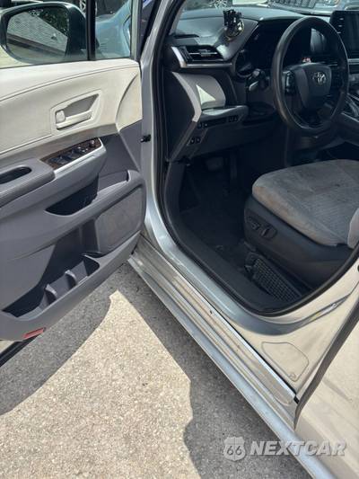 2022 Toyota Sienna LE 8-Passenger 120.5" WB - zdjęcie 22 z 42 - miniatura