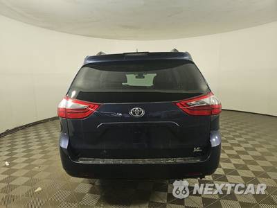 2020 Toyota Sienna LE 7-Passenger 119.3" WB - zdjęcie 5 z 30 - miniatura