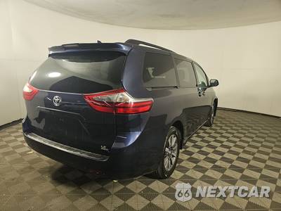2020 Toyota Sienna LE 7-Passenger 119.3" WB - zdjęcie 4 z 30 - miniatura