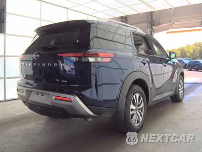 2022 Nissan Pathfinder SL - zdjęcie 4 z 47 - miniatura