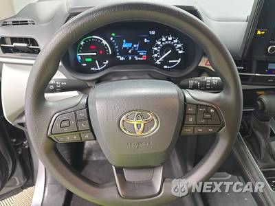 2026 Toyota Sienna LE 8-Passenger 120.5" WB - zdjęcie 10 z 22 - miniatura