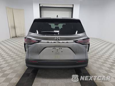 2026 Toyota Sienna LE 8-Passenger 120.5" WB - zdjęcie 5 z 22 - miniatura