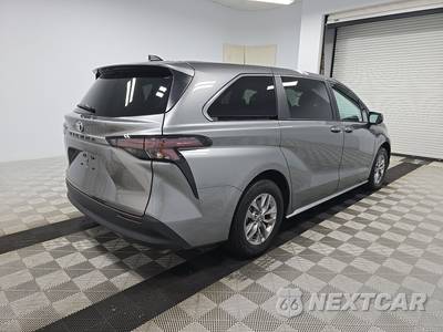 2026 Toyota Sienna LE 8-Passenger 120.5" WB - zdjęcie 4 z 22 - miniatura