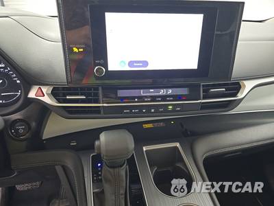 2026 Toyota Sienna LE 8-Passenger 120.5" WB - zdjęcie 11 z 22 - miniatura