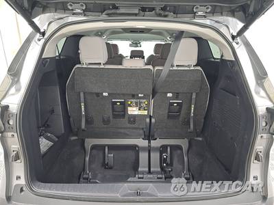 2026 Toyota Sienna LE 8-Passenger 120.5" WB - zdjęcie 17 z 22 - miniatura