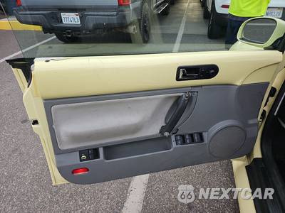 2003 Volkswagen New Beetle Convertible GLS - zdjęcie 9 z 38 - miniatura