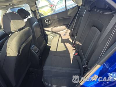 2025 Hyundai Venue SEL - zdjęcie 13 z 23 - miniatura