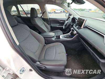 2025 Toyota RAV4 Hybrid XLE - zdjęcie 8 z 26 - miniatura