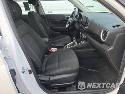 2025 Hyundai Venue SEL - zdjęcie 8 z 18 - miniatura