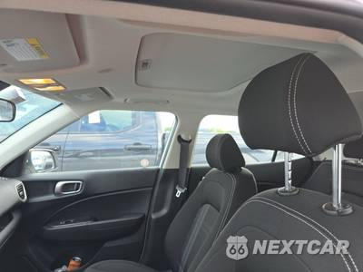 2025 Hyundai Venue SEL - zdjęcie 17 z 18 - miniatura