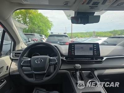 2024 Toyota Sienna Limited 7-Passenger 120.5" WB - zdjęcie 14 z 25 - miniatura