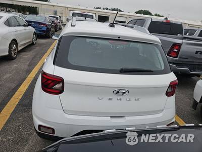 2025 Hyundai Venue SEL - zdjęcie 5 z 20 - miniatura