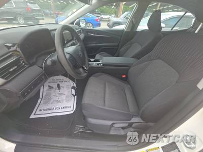 2025 Toyota Camry LE - zdjęcie 13 z 28 - miniatura