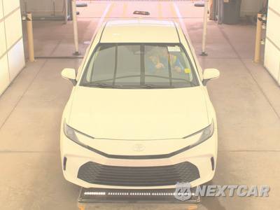 2025 Toyota Camry LE - zdjęcie 2 z 28 - miniatura
