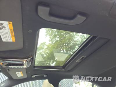2025 Mercedes-Benz C 300 - zdjęcie 18 z 28 - miniatura