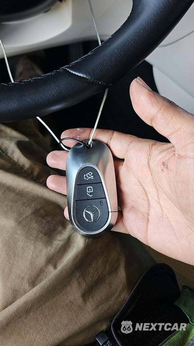 2025 Mercedes-Benz C 300 - zdjęcie 20 z 28 - miniatura