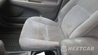2003 Toyota Camry LE - zdjęcie 36 z 47 - miniatura