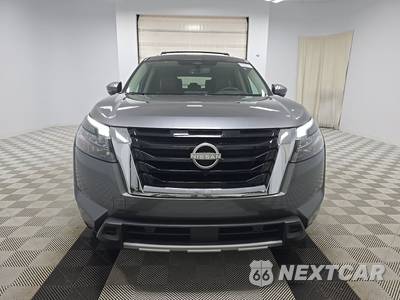 2025 Nissan Pathfinder Platinum - zdjęcie 2 z 21 - miniatura