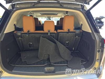 2025 Nissan Pathfinder Platinum - zdjęcie 17 z 21 - miniatura