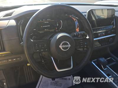 2025 Nissan Pathfinder Platinum - zdjęcie 10 z 20 - miniatura
