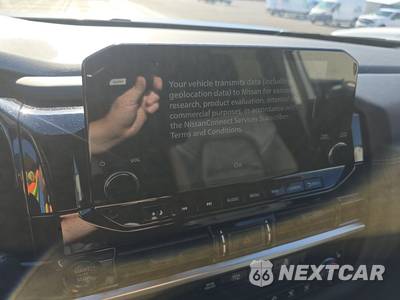 2025 Nissan Pathfinder Platinum - zdjęcie 11 z 20 - miniatura
