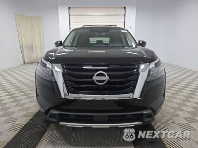 2025 Nissan Pathfinder Platinum - zdjęcie 2 z 18 - miniatura