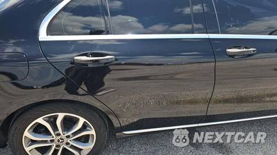 2017 Mercedes-Benz C 300 4MATIC Sedan - zdjęcie 27 z 34 - miniatura