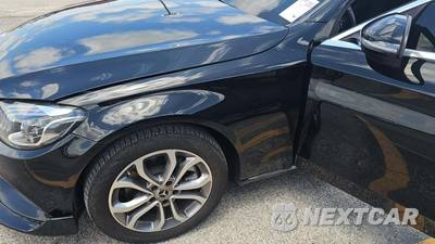 2017 Mercedes-Benz C 300 4MATIC Sedan - zdjęcie 26 z 34 - miniatura