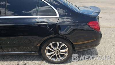 2017 Mercedes-Benz C 300 4MATIC Sedan - zdjęcie 22 z 34 - miniatura