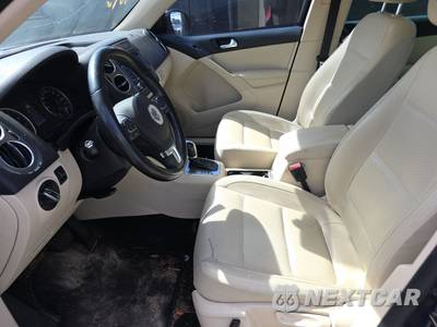 2011 Volkswagen Tiguan SE 4MOTION w/Sunroof & Navigation - zdjęcie 7 z 23 - miniatura