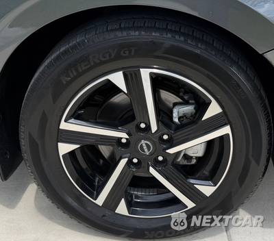 2025 Nissan Sentra SV - zdjęcie 13 z 18 - miniatura
