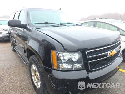 2014 Chevrolet Suburban LT 1LT - zdjęcie 3 z 35 - miniatura
