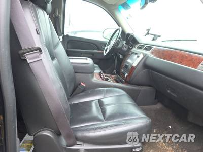 2014 Chevrolet Suburban LT 1LT - zdjęcie 8 z 35 - miniatura