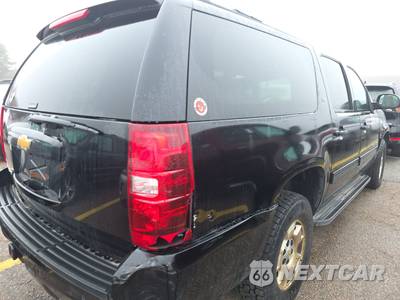 2014 Chevrolet Suburban LT 1LT - zdjęcie 4 z 35 - miniatura