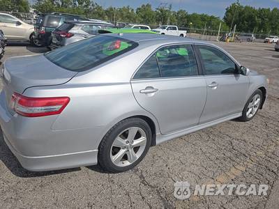 2010 Toyota Camry - zdjęcie 4 z 18 - miniatura