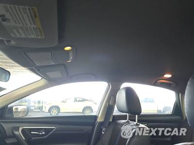 2018 Nissan Altima 2.5 SR - zdjęcie 18 z 38 - miniatura