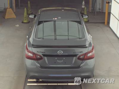 2018 Nissan Altima 2.5 SR - zdjęcie 5 z 38 - miniatura
