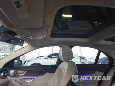 2021 Mercedes-Benz C 300 4MATIC Sedan - zdjęcie 18 z 20 - miniatura