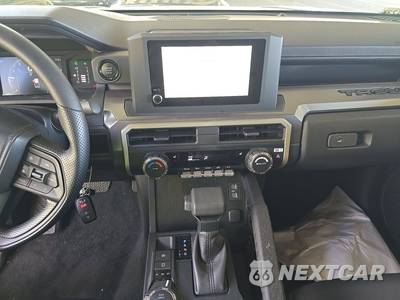 2025 Toyota Tacoma SR5 Crew Cab Medium Bed - zdjęcie 11 z 22 - miniatura