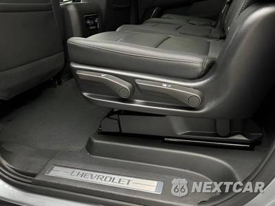 2025 Chevrolet Suburban Z71 2Z7 - zdjęcie 29 z 50 - miniatura
