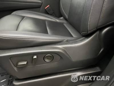 2025 Chevrolet Suburban Z71 2Z7 - zdjęcie 8 z 50 - miniatura