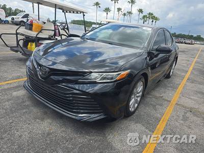 2018 Toyota Camry LE - zdjęcie 1 z 19 - miniatura